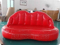  sofa bentuk bibir merah kembung